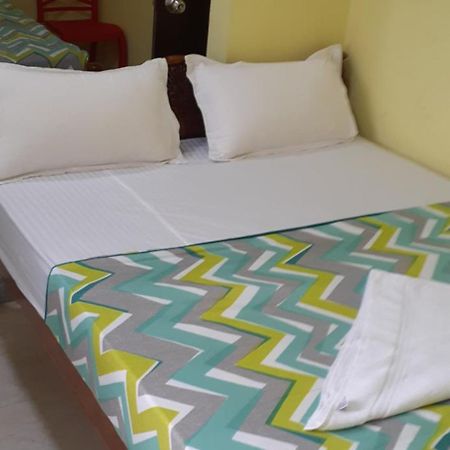 Varadhar Guest House Kanchipuram Eksteriør bilde